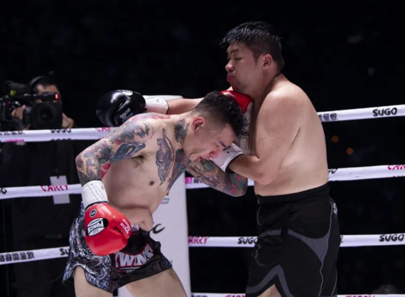 《統神 vs 蹦闆》拳上結果蹦闆勝！統神質疑黑箱被暴打！